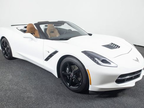 Used 2015 Chevrolet Corvette Stingray Convertible w/ 2LT Preferred Equipment Group RWD image 15