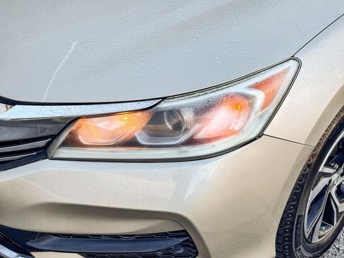 Used 2017 Honda Accord LX image 9