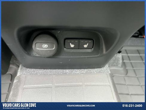 Certified 2024 Volvo XC40 B5 Plus w/ Protection Package Premier image 11