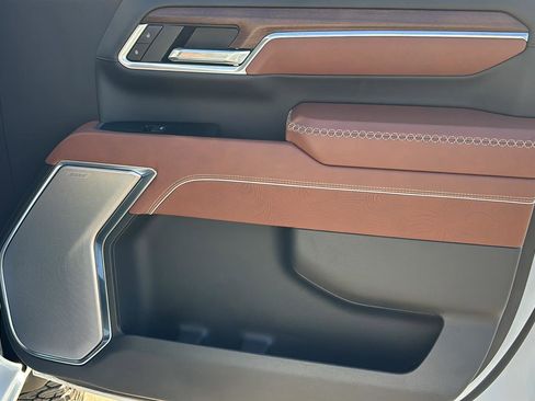 Certified 2025 GMC Sierra 2500 Denali Ultimate image 23