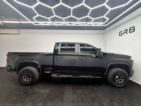 Used 2020 Chevrolet Silverado 2500 Custom w/ Custom Convenience Package AWD/4WD image 9