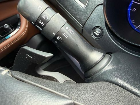 Used 2019 Subaru Outback 3.6R Touring AWD/4WD image 12