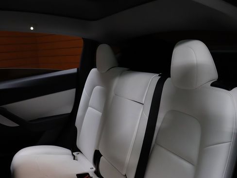 Used 2021 Tesla Model Y Long Range image 49