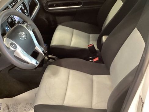 Used 2015 Toyota Prius C Four image 18