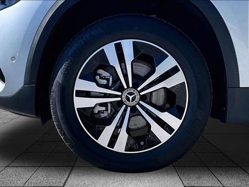 Certified 2026 Mercedes-Benz GLA 250 4MATIC image 37