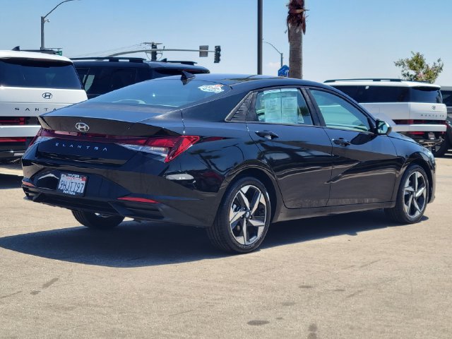Used 2023 Hyundai Elantra SEL w/ Convenience Package FWD image 4