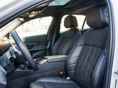 Used 2025 BMW i5 xDrive40 w/ M Sport Package image 15