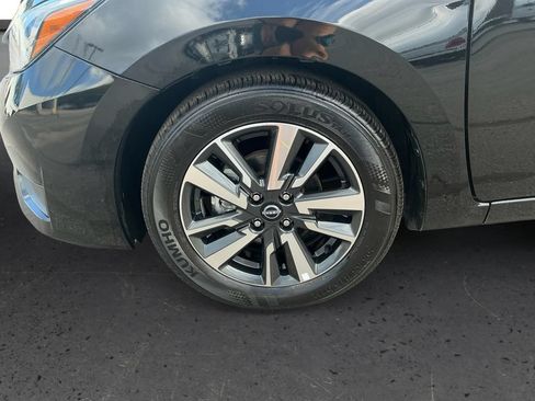 Used 2025 Nissan Versa SV FWD image 13
