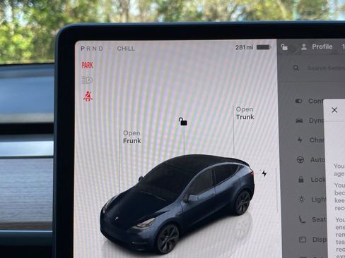 Used 2025 Tesla Model Y Long Range image 21