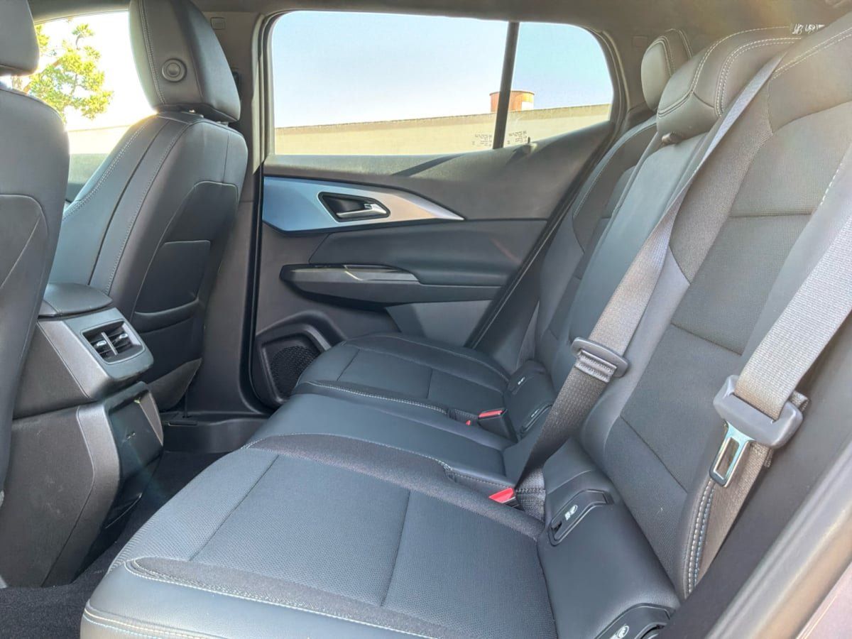 Used 2024 Chevrolet Equinox EV LT FWD image 19