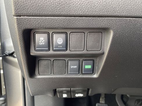 Used 2020 Nissan Rogue Sport S FWD image 14