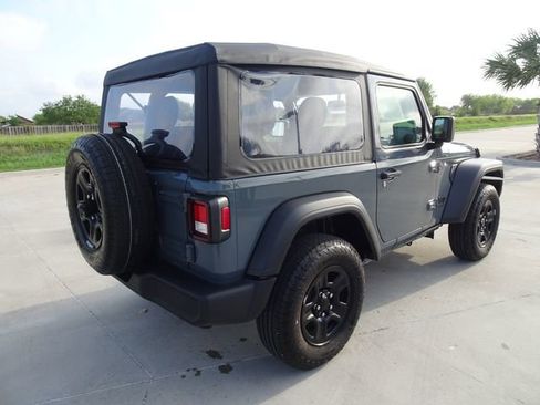 Used 2025 Jeep Wrangler Sport AWD/4WD image 4
