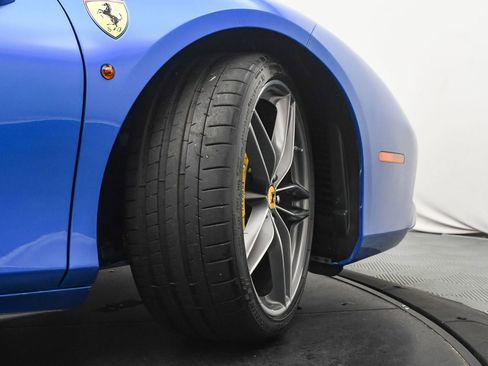 Used 2018 Ferrari 488 Spider image 35