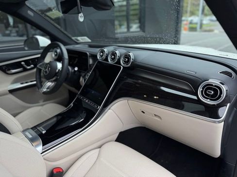 Used 2025 Mercedes-Benz GLC 300 4MATIC image 50