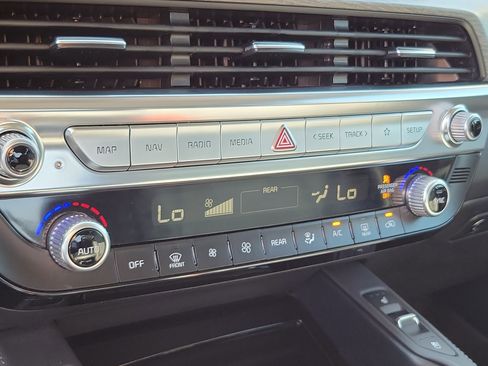 Used 2022 Kia Telluride SX w/ Towing Package FWD image 26