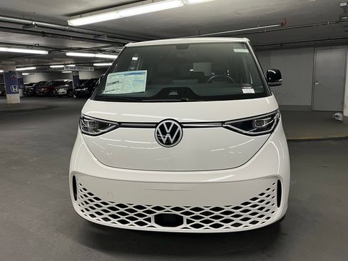 New 2025 Volkswagen ID. Buzz Pro S RWD image 33