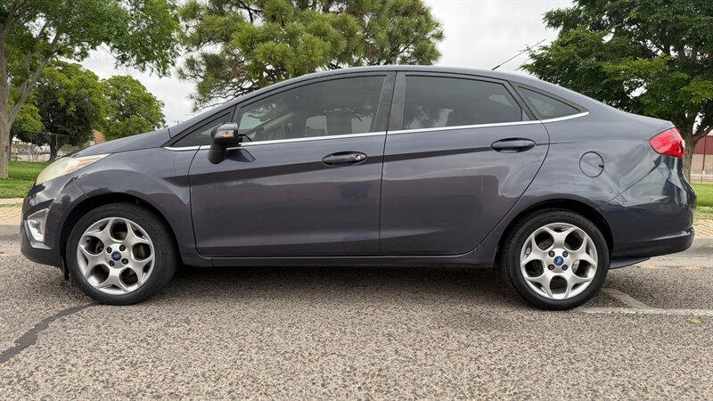 Used 2013 Ford Fiesta Titanium FWD image 5
