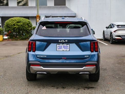 Certified 2026 Kia Sorento EX AWD/4WD image 8