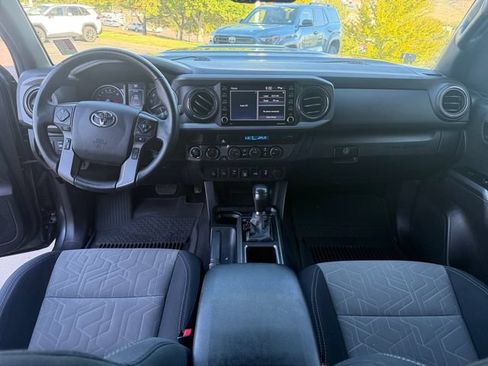 Used 2022 Toyota Tacoma TRD Sport w/ Technology Package AWD/4WD image 30