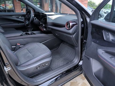 Used 2025 Chevrolet Blazer EV RS AWD/4WD image 29