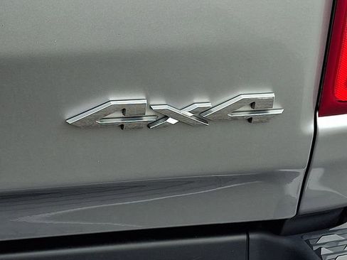 Used 2022 RAM 1500 Big Horn AWD/4WD image 32