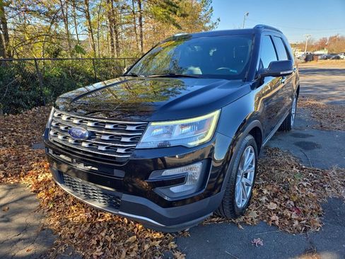 Used 2017 Ford Explorer Limited image 3