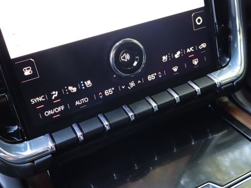 Used 2025 GMC Yukon Denali w/ Denali Reserve Package image 35