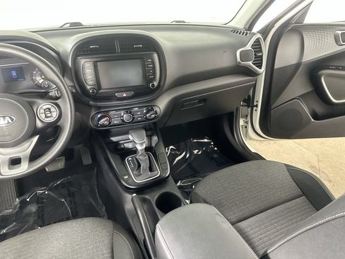 Used 2020 Kia Soul S FWD image 19