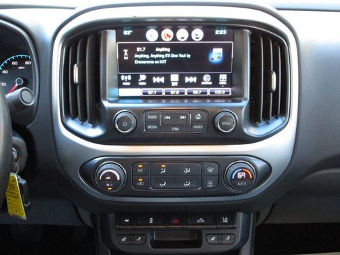 Used 2018 Chevrolet Colorado LT w/ Luxury Package, Chrome image 18