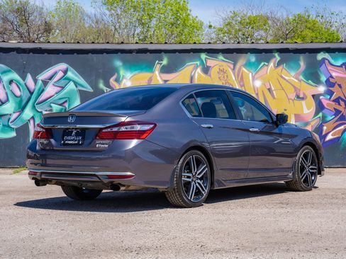 Used 2017 Honda Accord Sport image 10