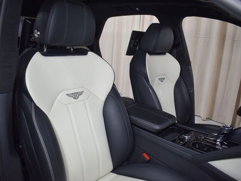 Certified 2024 Bentley Bentayga AWD/4WD image 23