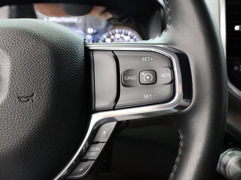 Used 2024 RAM 1500 Laramie AWD/4WD image 28