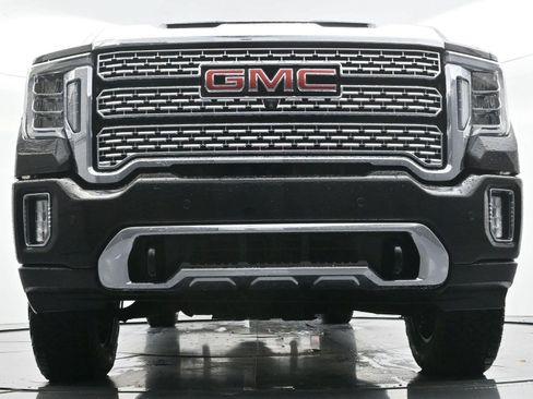 Used 2021 GMC Sierra 2500 Denali w/ Denali Black Diamond Edition AWD/4WD image 49