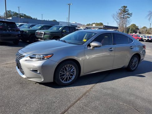 Used 2018 Lexus ES 350 w/ Premier Package image 10