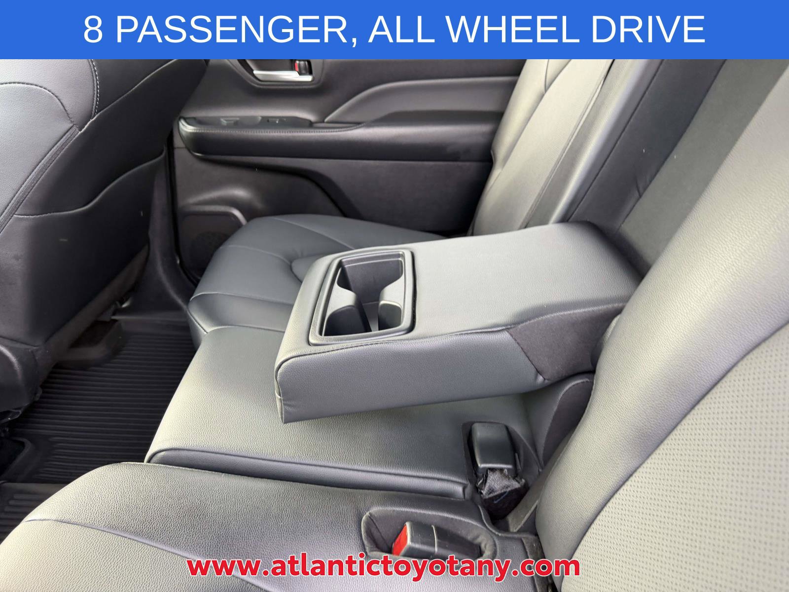 Used 2024 Toyota Grand Highlander AWD image 18