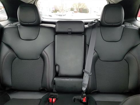 Used 2021 Jeep Cherokee Trailhawk image 22