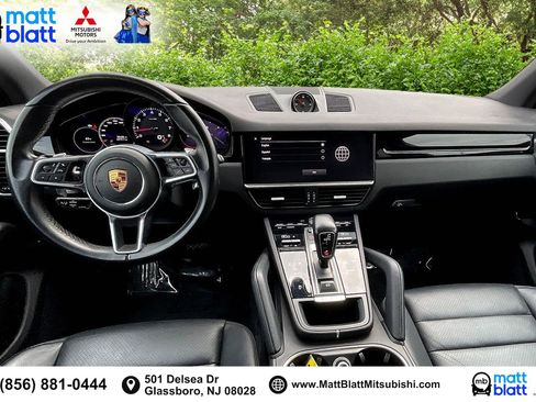 Used 2022 Porsche Cayenne Platinum Edition image 17