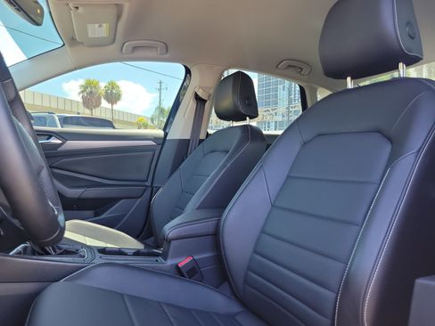 Certified 2023 Volkswagen Jetta SE w/ Black Wheel Package FWD image 23