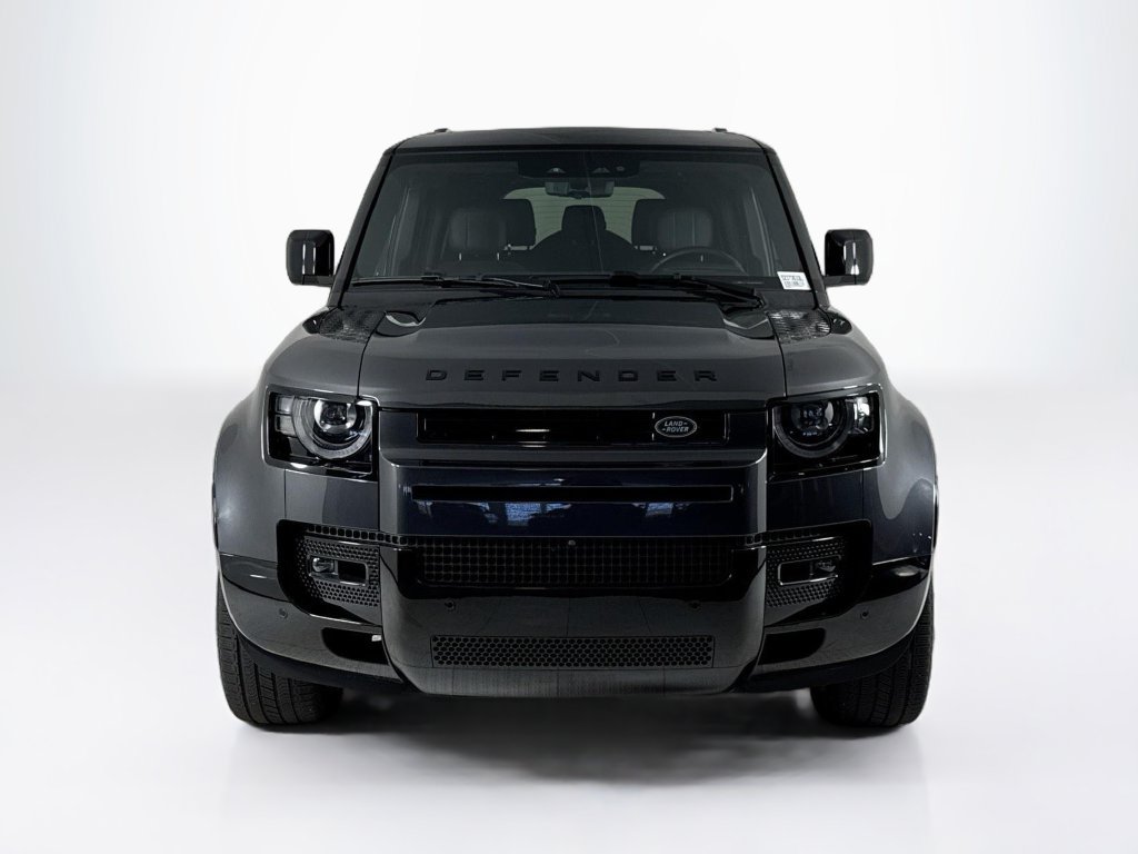 Used 2025 Land Rover Defender 130 V8 AWD/4WD image 8