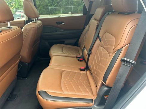 Certified 2025 Nissan Pathfinder Platinum w/ Cargo Package FWD image 24