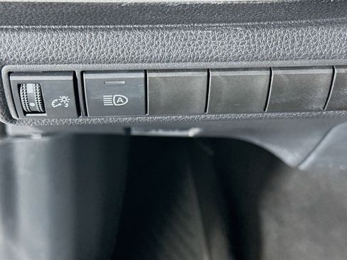 Used 2025 Toyota Corolla LE image 16