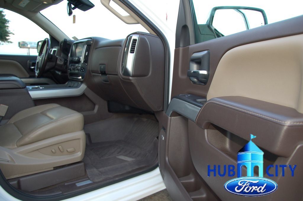 Used 2018 Chevrolet Silverado 1500 LTZ Z71 w/ LTZ Plus Package AWD/4WD image 17