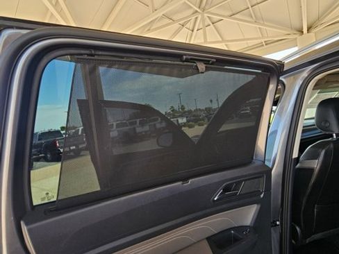 Used 2021 Volkswagen Atlas SEL Premium image 16