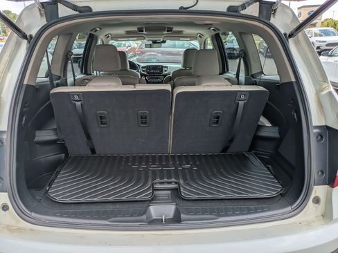 Used 2021 Honda Pilot Touring image 18