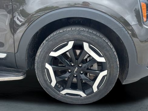 Certified 2023 Kia Telluride S w/ S Sunroof Package FWD image 9