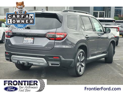 Used 2023 Honda Pilot Elite image 4