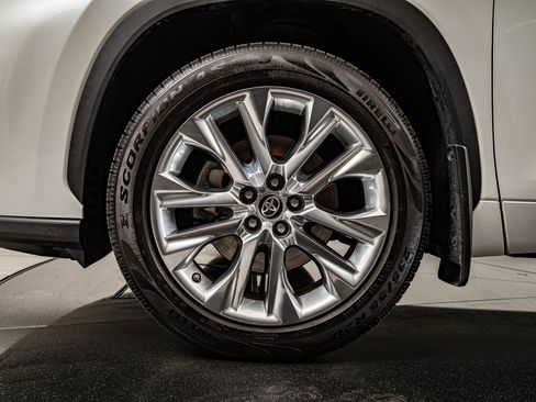 Used 2021 Toyota Highlander Limited image 13