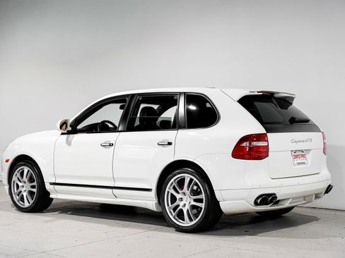 Used 2010 Porsche Cayenne GTS image 8