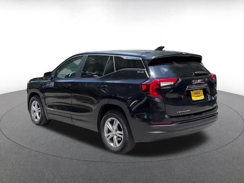Used 2024 GMC Terrain SLE FWD image 11