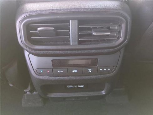 Used 2023 Honda Pilot EX-L image 16